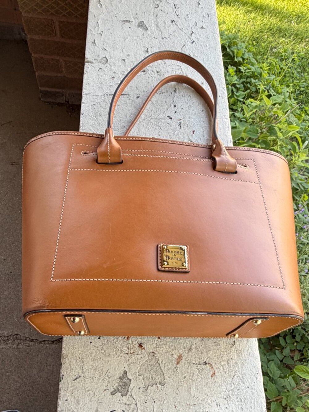 Dooney & Bourke Beacon 1464 Nana Tan Zip Tote Bucket Structured Shoulder Bag